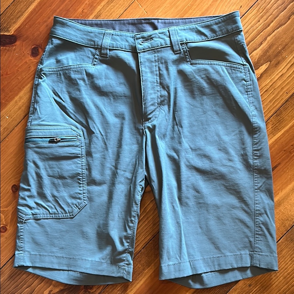 Eddie Bauer Men's Teal Cargo Shorts